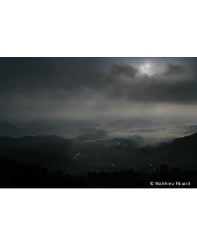 MR2089 Pleine lune dans l'Himalaya