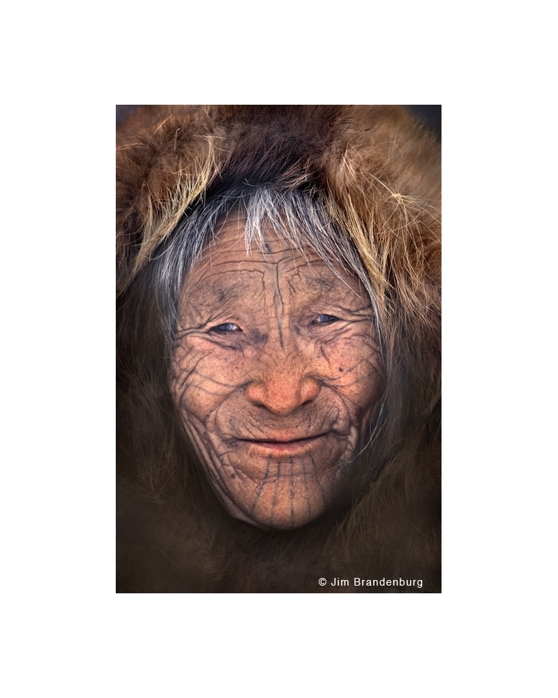 AR Old Inuit Woman