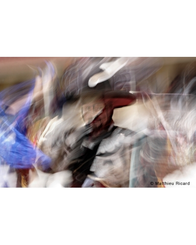 MR2121 Danse sacrée coiffe noire