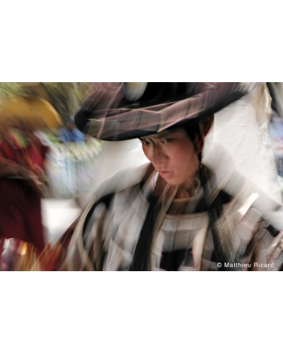 MR2122 Danse sacrée coiffe noire