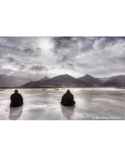 MR4445 Tibetan monks on a frozen river