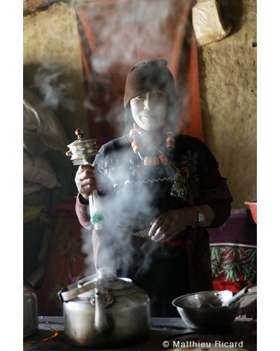 MR4462 Nomad family in Tibet