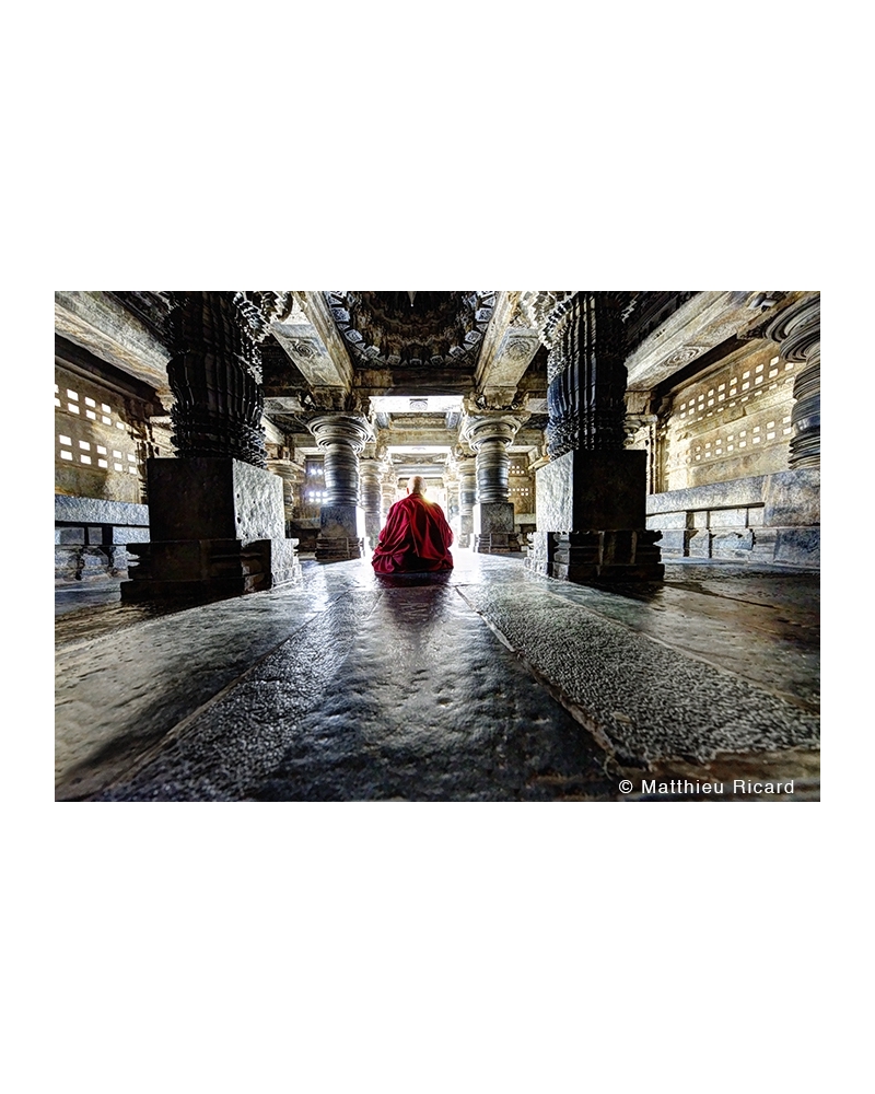 MR4348 Tibetan monk at Keshara Vishnu Temple