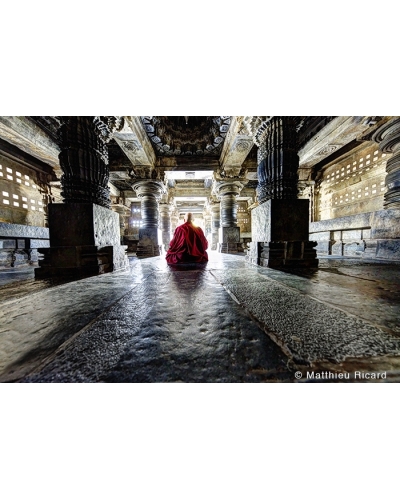 MR4348 Tibetan monk at Keshara Vishnu Temple