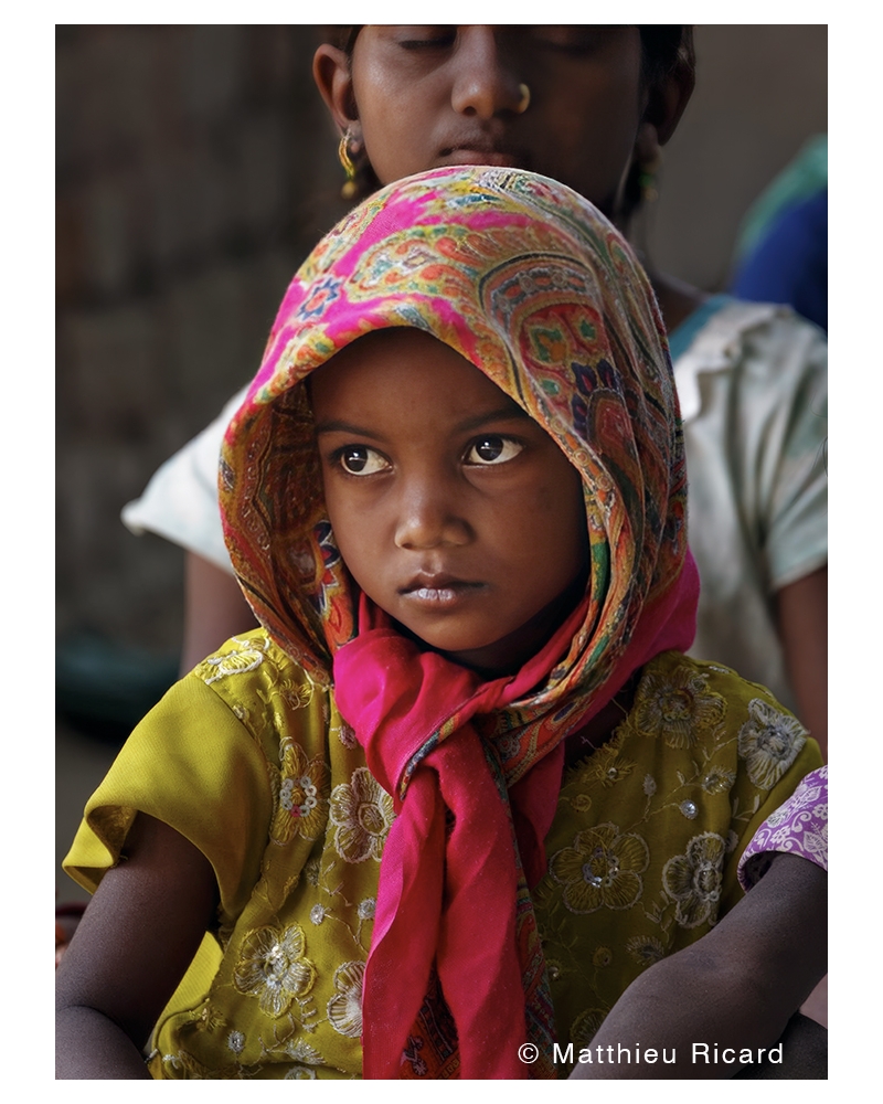 MR8931 Jeune indienne