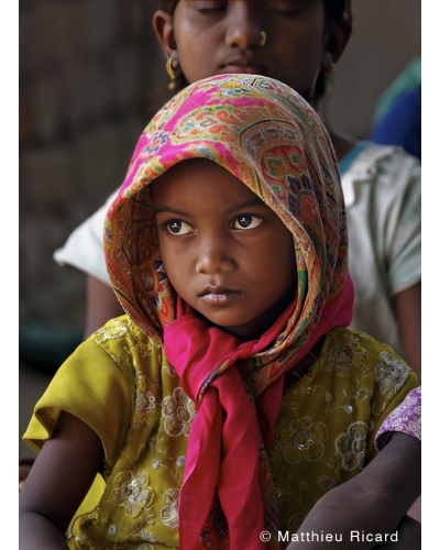 MR8931 Jeune indienne