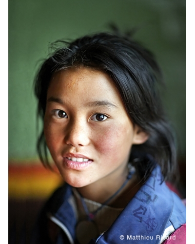 MR4093 Young girl from Eastern Tibet
