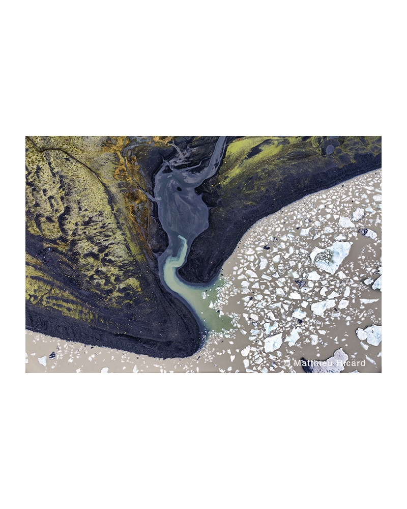 MR7870 Glacial lagoon