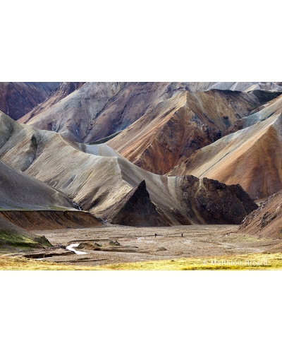 MR7943 Rhyolitic mountains