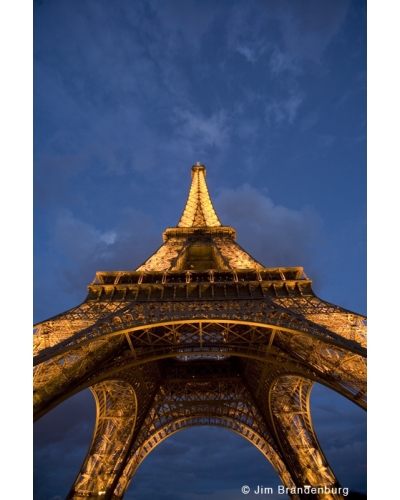 JBF124 Eiffel tower night